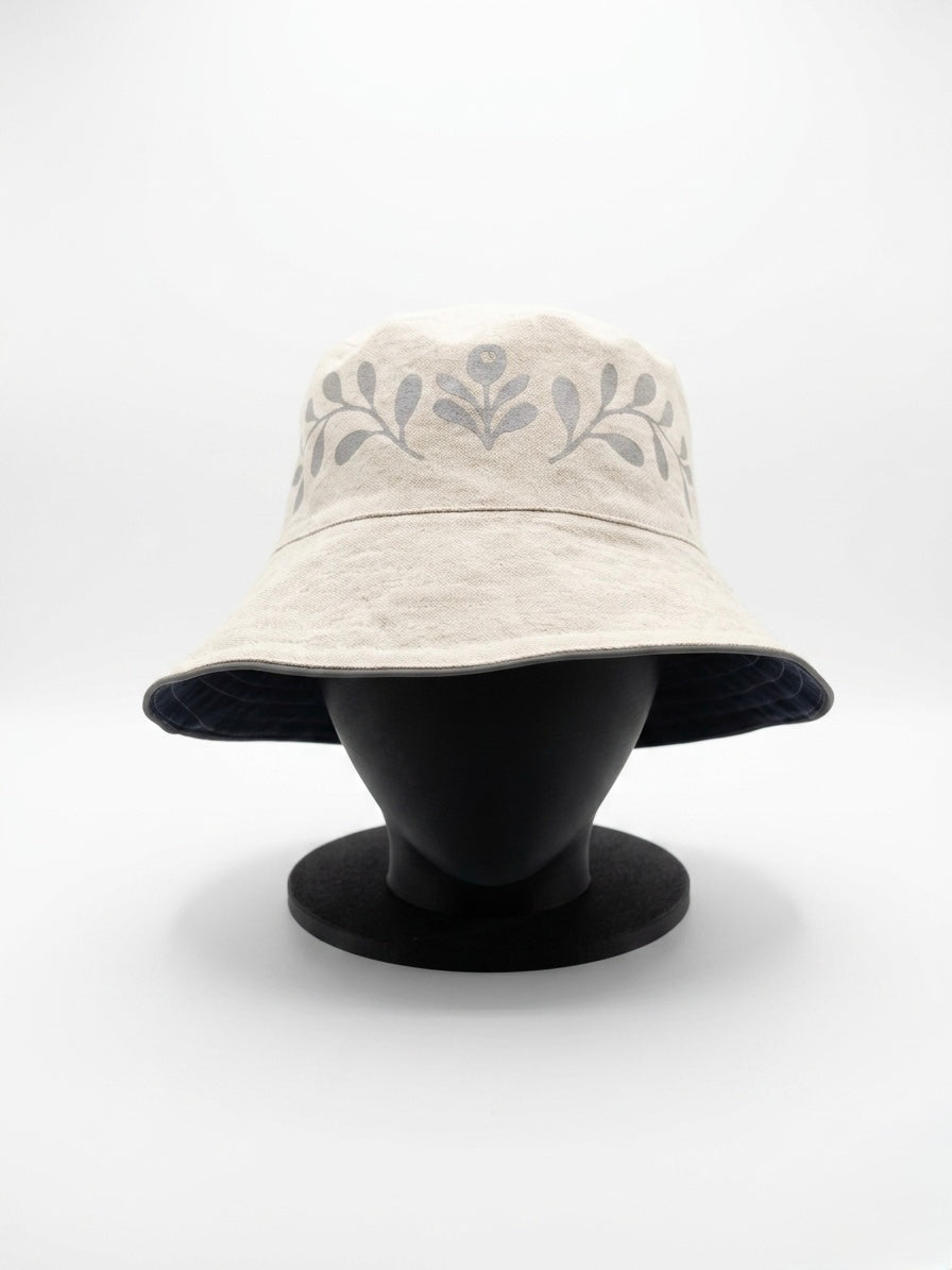 Romashka hat